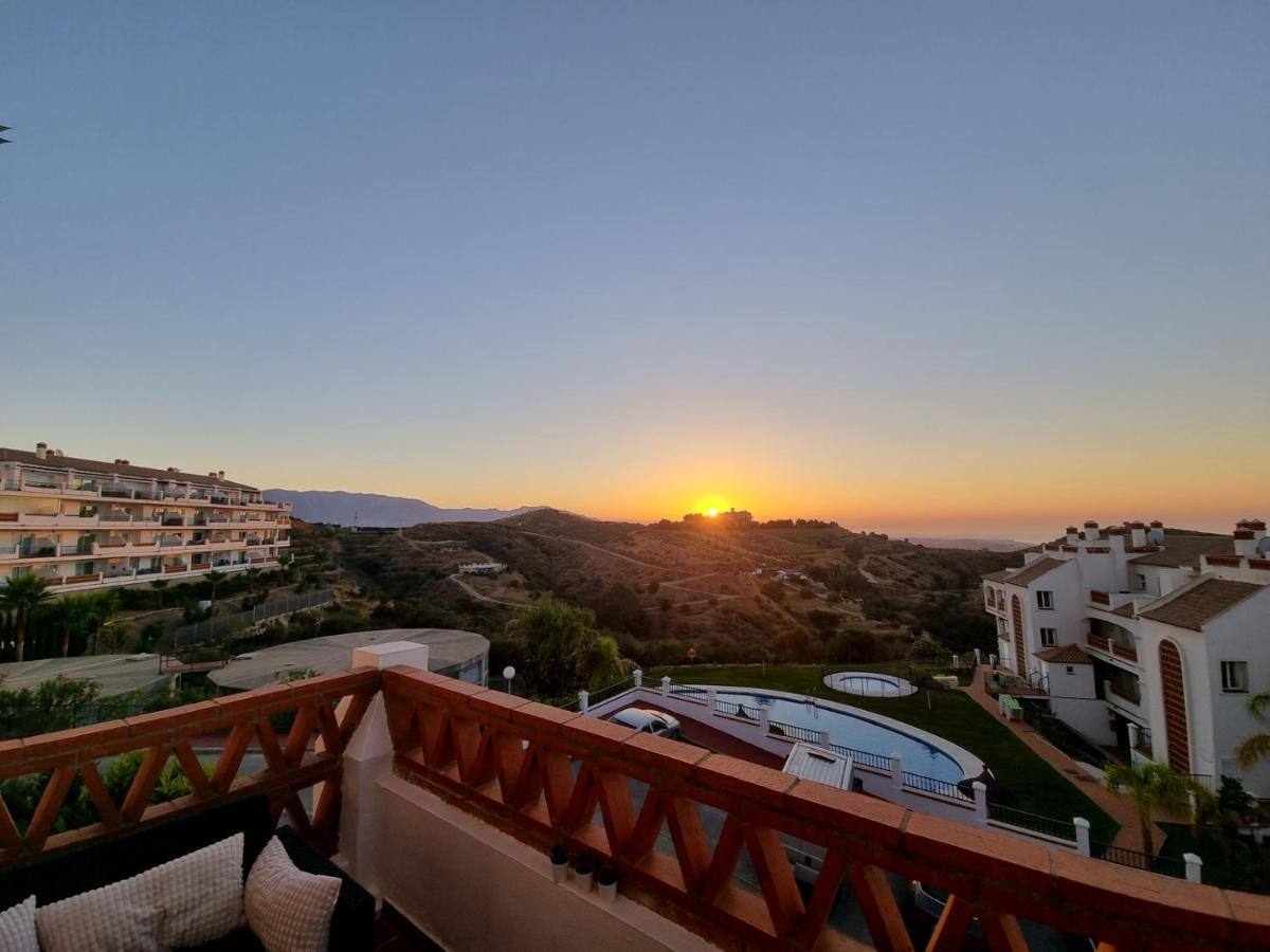 Elegant Apartment With Fantastic Views At The Top Of Calahonda Sitio de Calahonda Extérieur photo